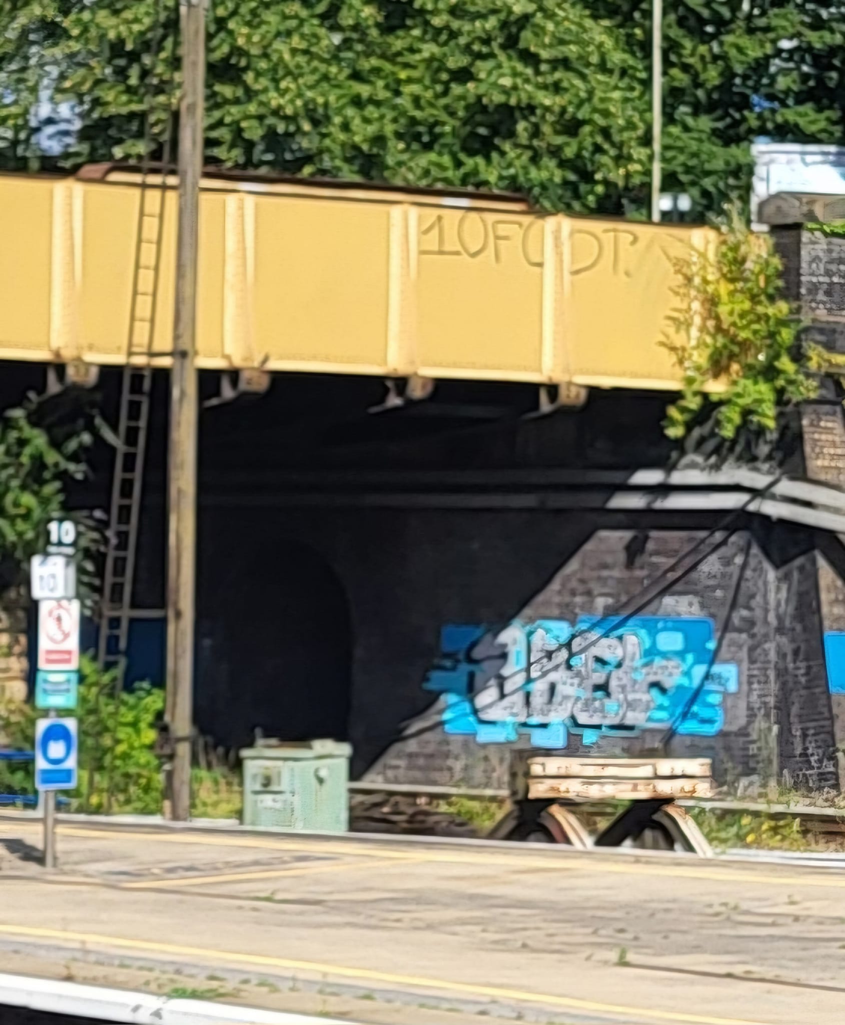 A 10Foot tag I spotted at Leicester train station
